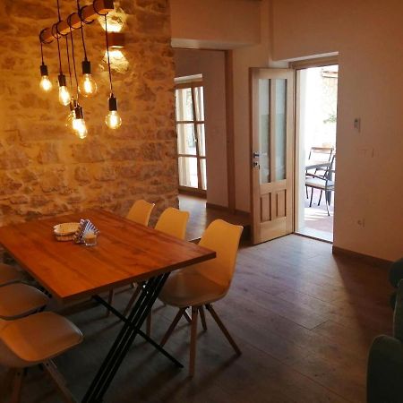 Apartments Dalmatian Stone House Turanj Extérieur photo