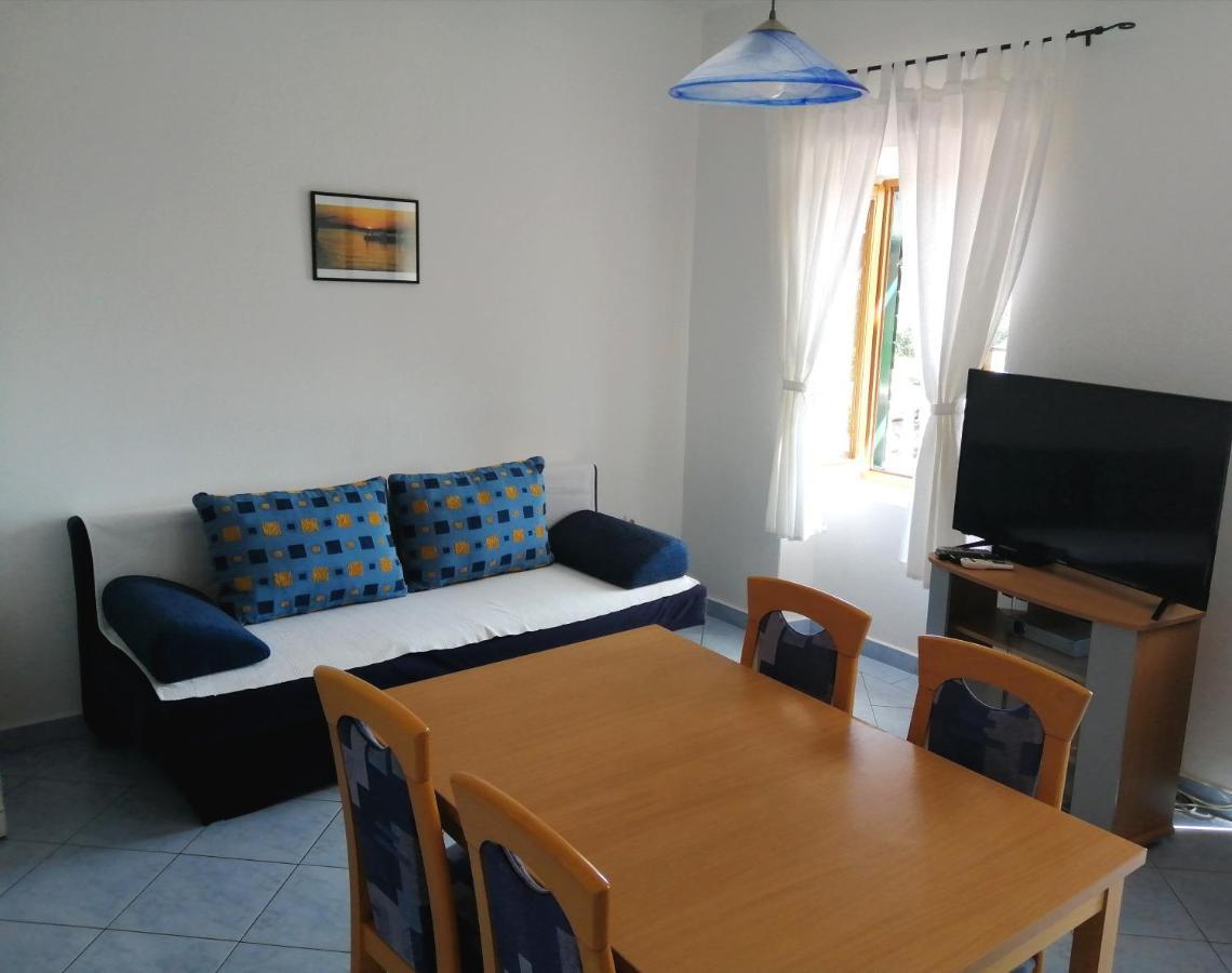 Apartments Dalmatian Stone House Turanj Extérieur photo