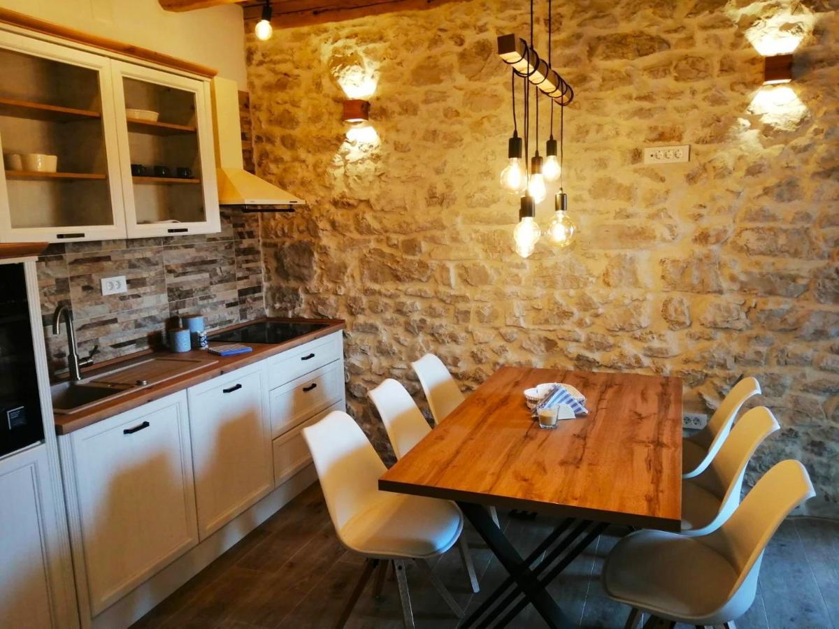 Apartments Dalmatian Stone House Turanj Extérieur photo