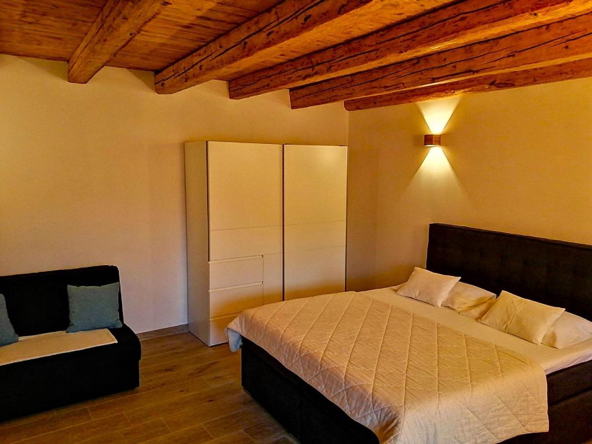 Apartments Dalmatian Stone House Turanj Extérieur photo