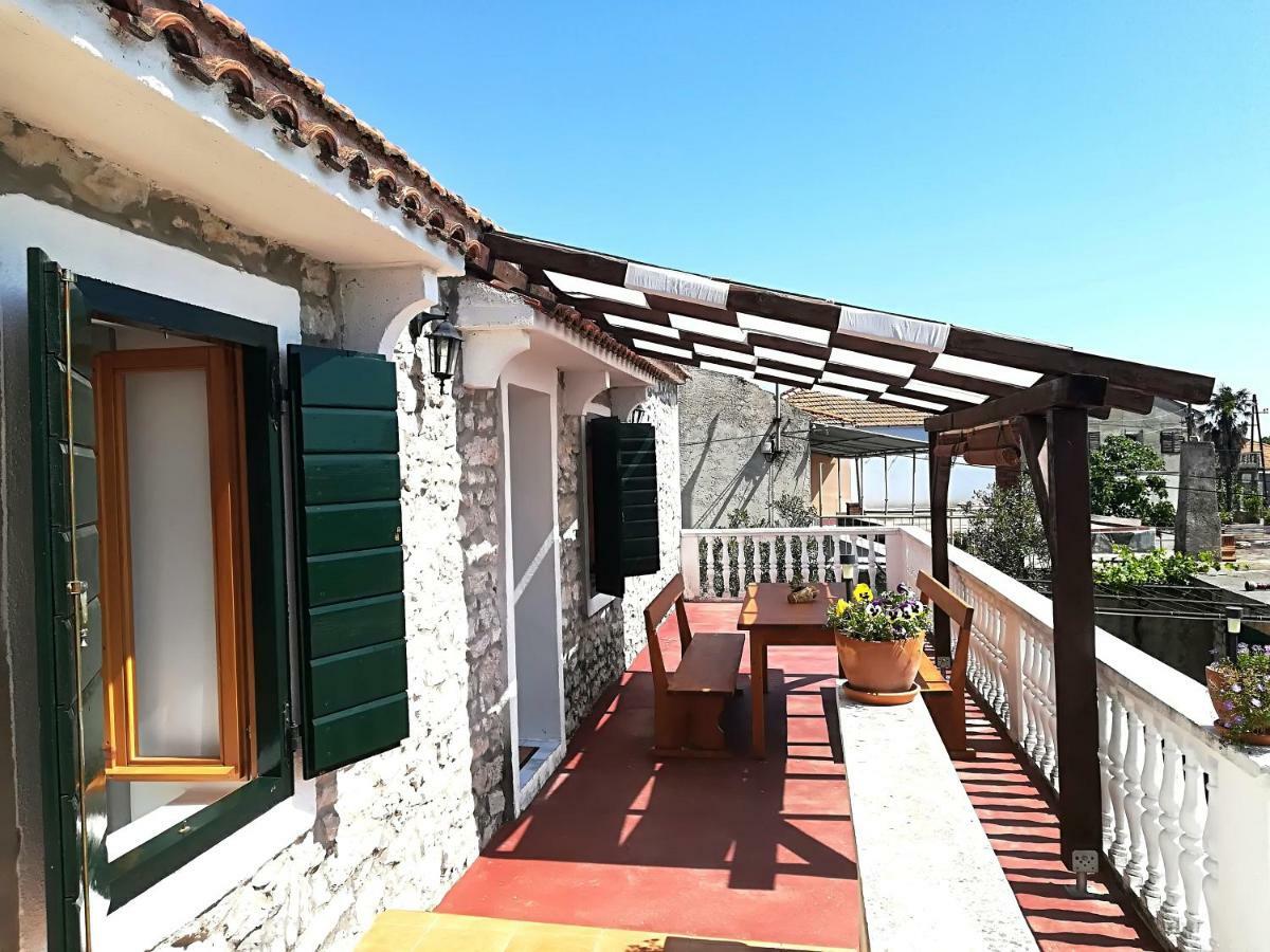 Apartments Dalmatian Stone House Turanj Extérieur photo