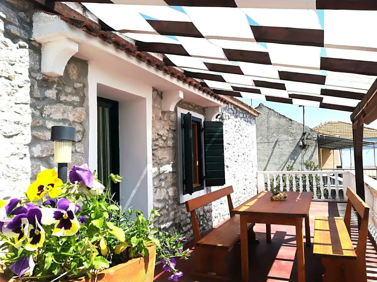 Apartments Dalmatian Stone House Turanj Extérieur photo